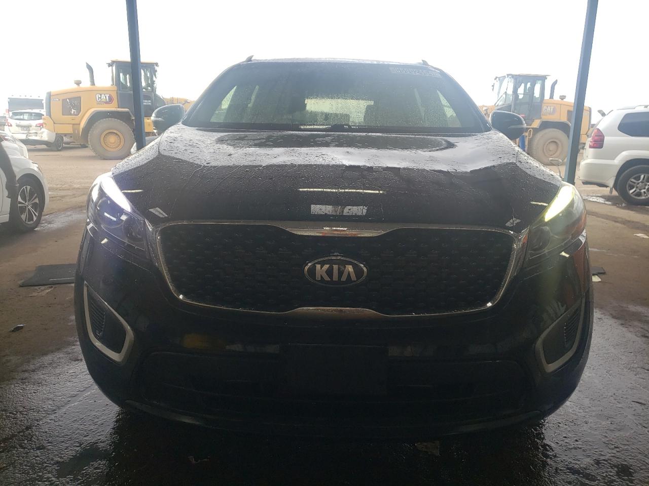 VIN 5XYPG4A31GG052204 2016 KIA SORENTO no.5