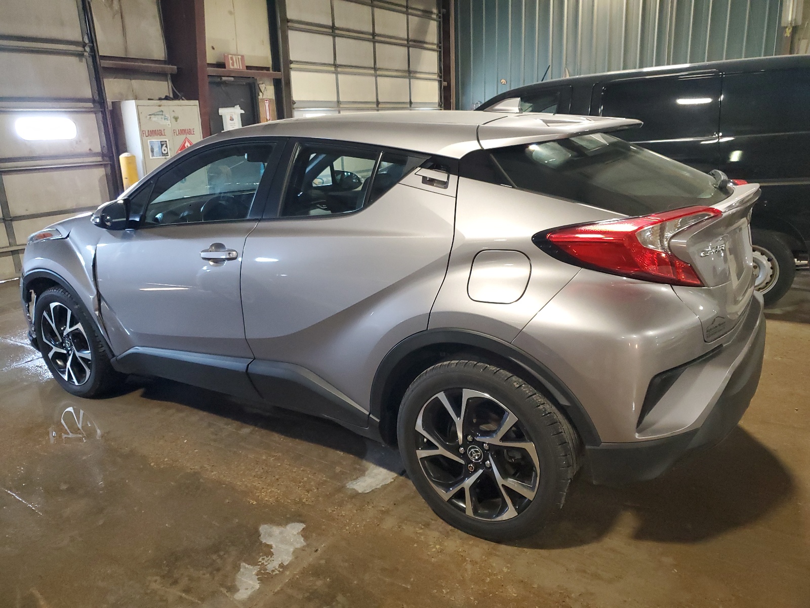 NMTKHMBXXJR015041 2018 Toyota C-Hr Xle