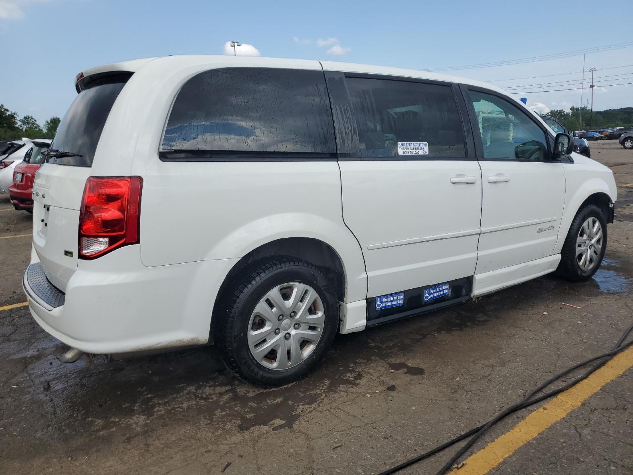 2C4RDGBG4ER360870 2014 Dodge Grand Caravan Se