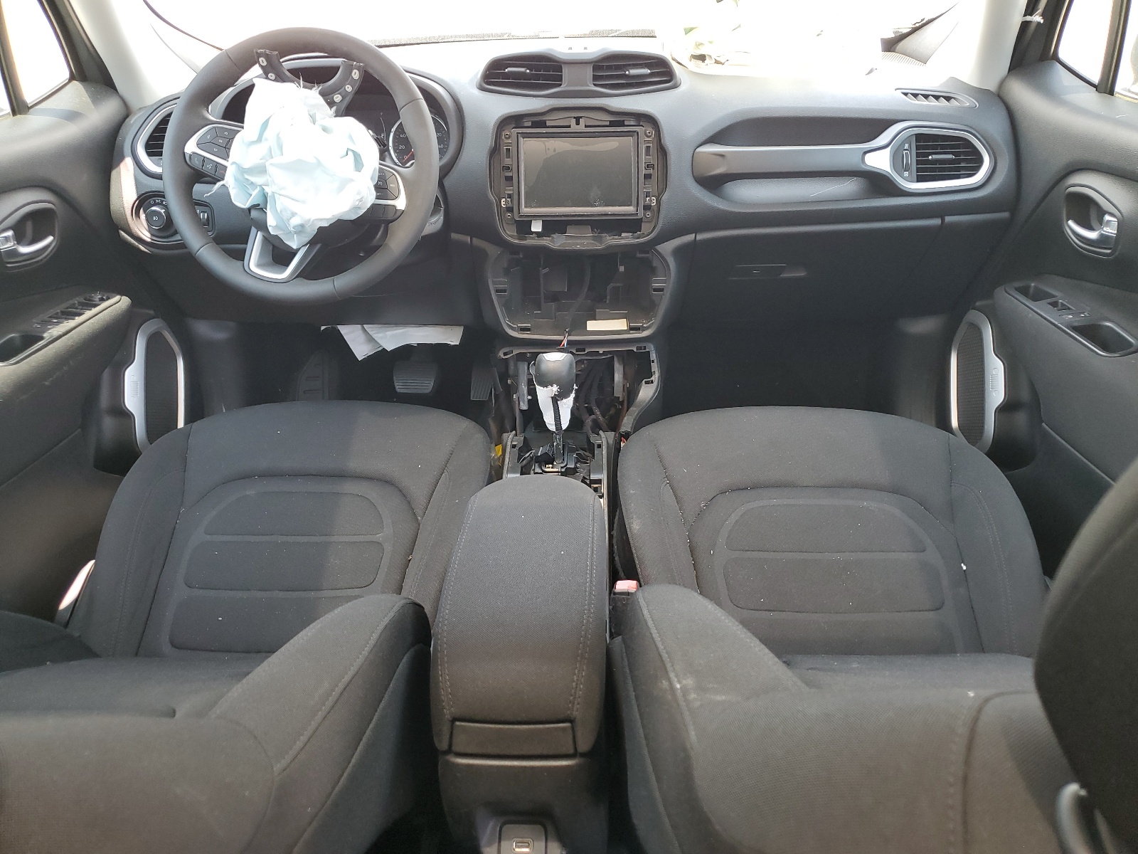 ZACCJABB0JPH06928 2018 Jeep Renegade Latitude