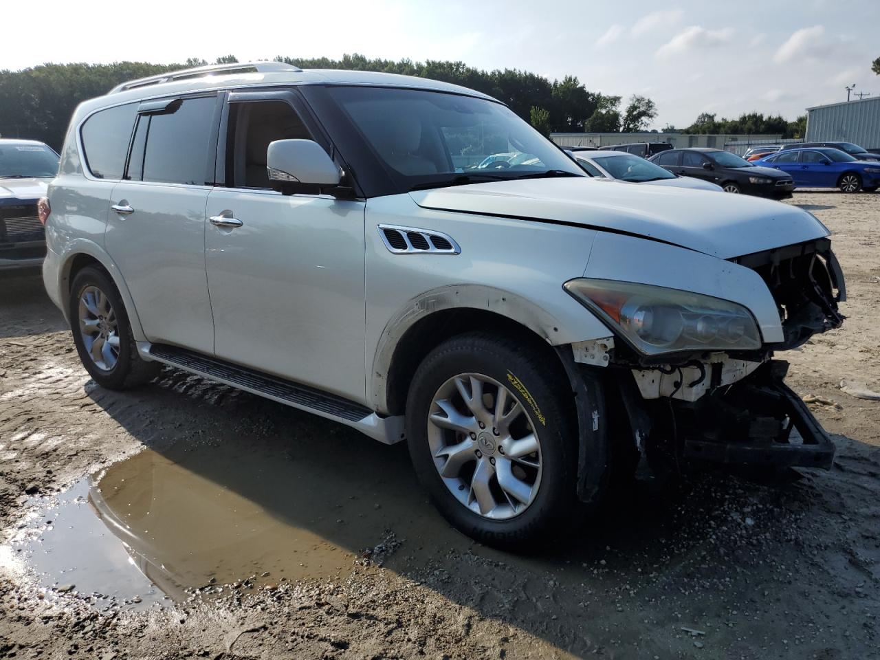 2011 Infiniti QX56 - Image 4