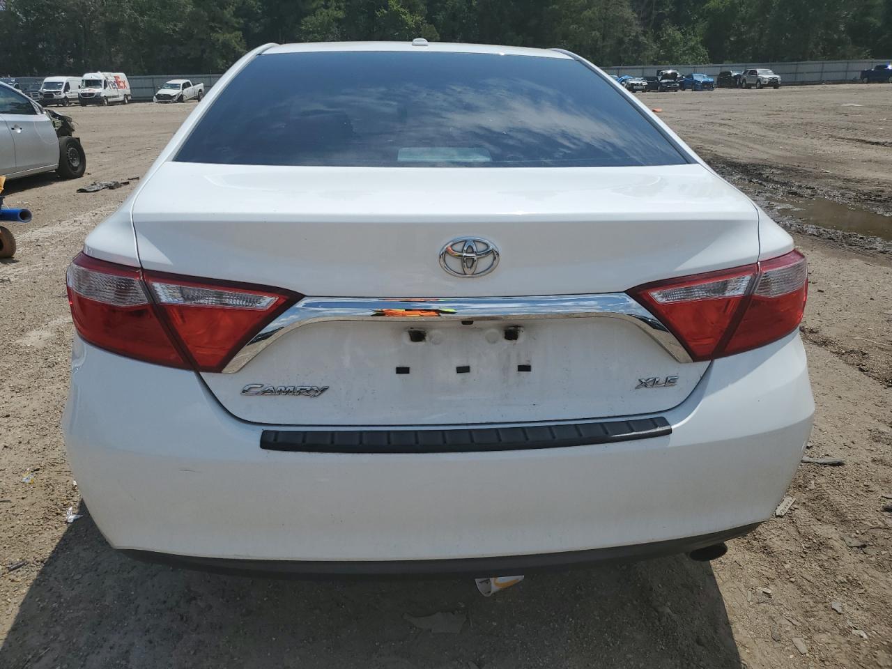 4T1BF1FK2HU315517 2017 Toyota Camry Le