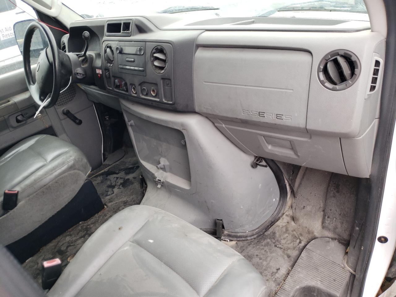 2010 Ford Econoline - Image 8