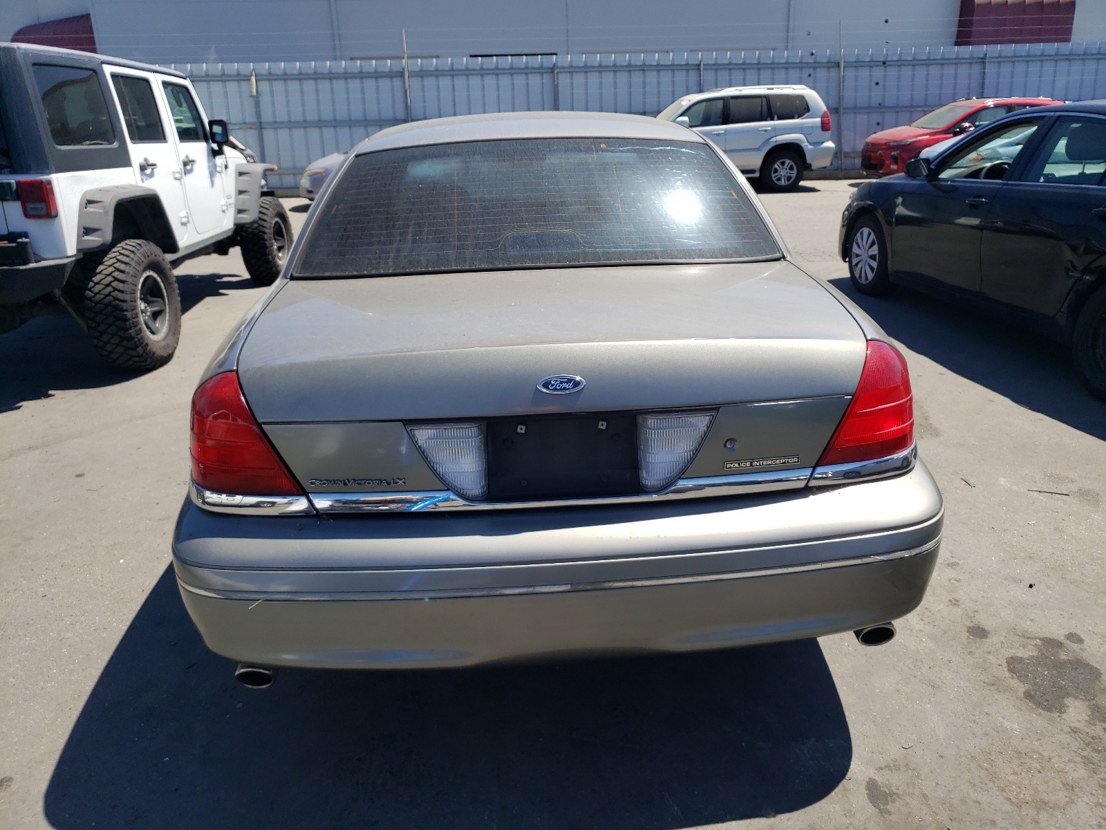 2FAFP74W94X137500 2004 Ford Crown Victoria Lx