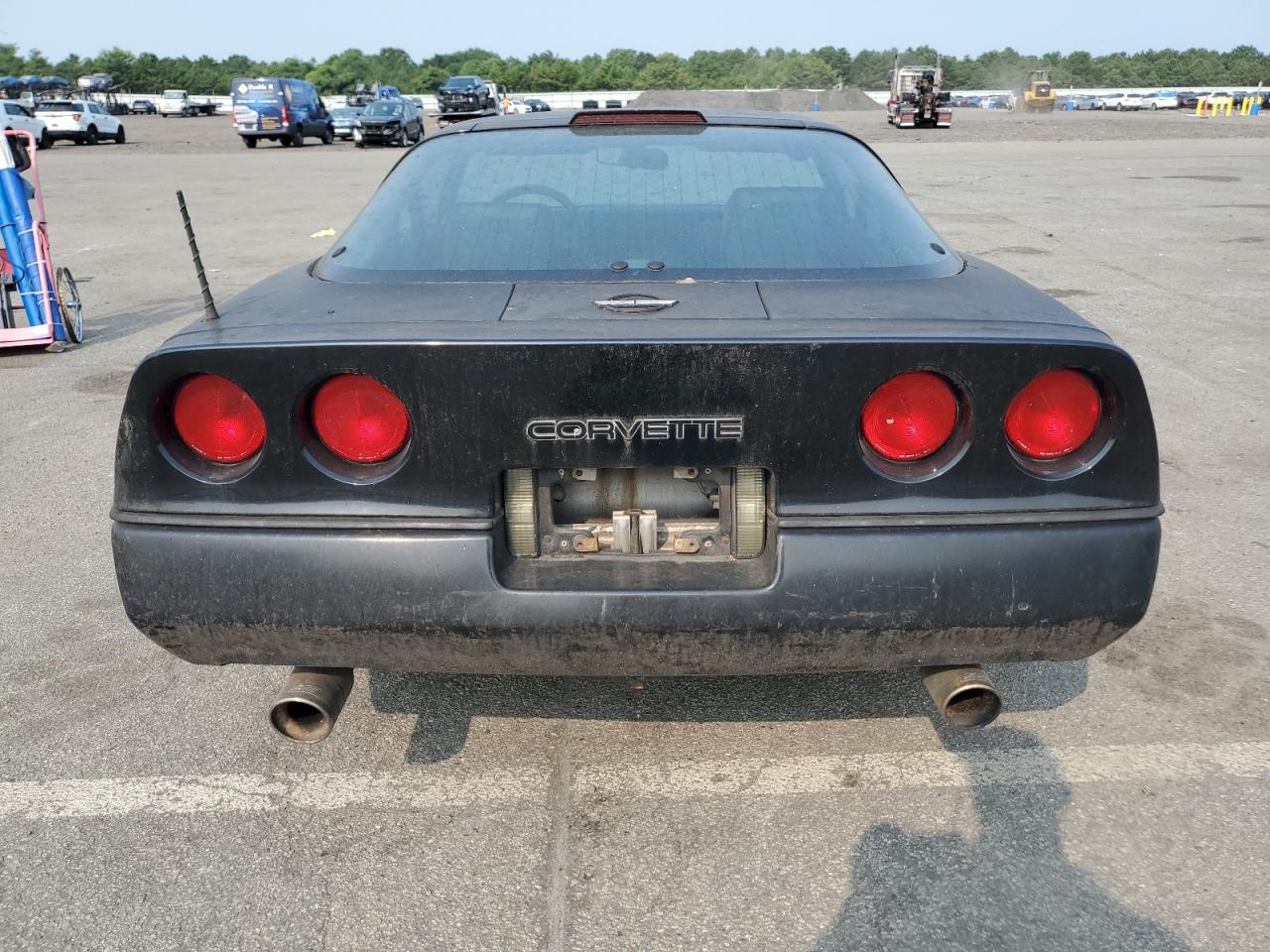 1989 Chevrolet Corvette VIN: 1G1YY2180K5105647 Lot: 67614224