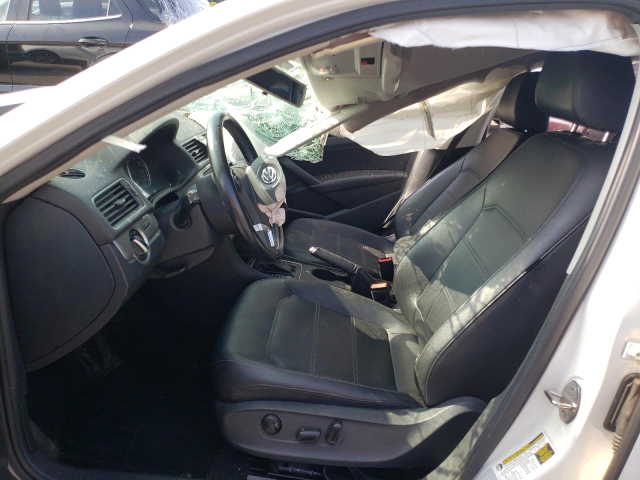 2015 Volkswagen Passat - Image 7