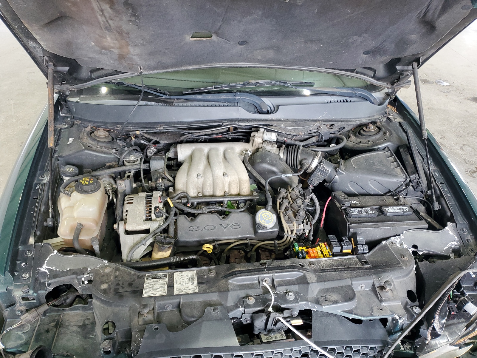 1FAFP5326YG205363 2000 Ford Taurus Se