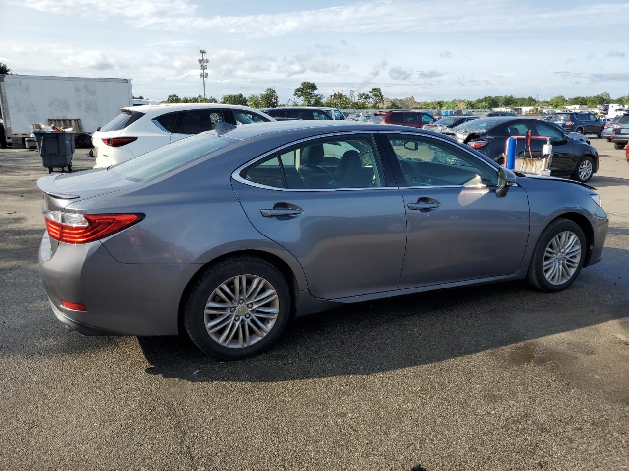 VIN JTHBK1GG4F2207482 2015 LEXUS ES350 no.3