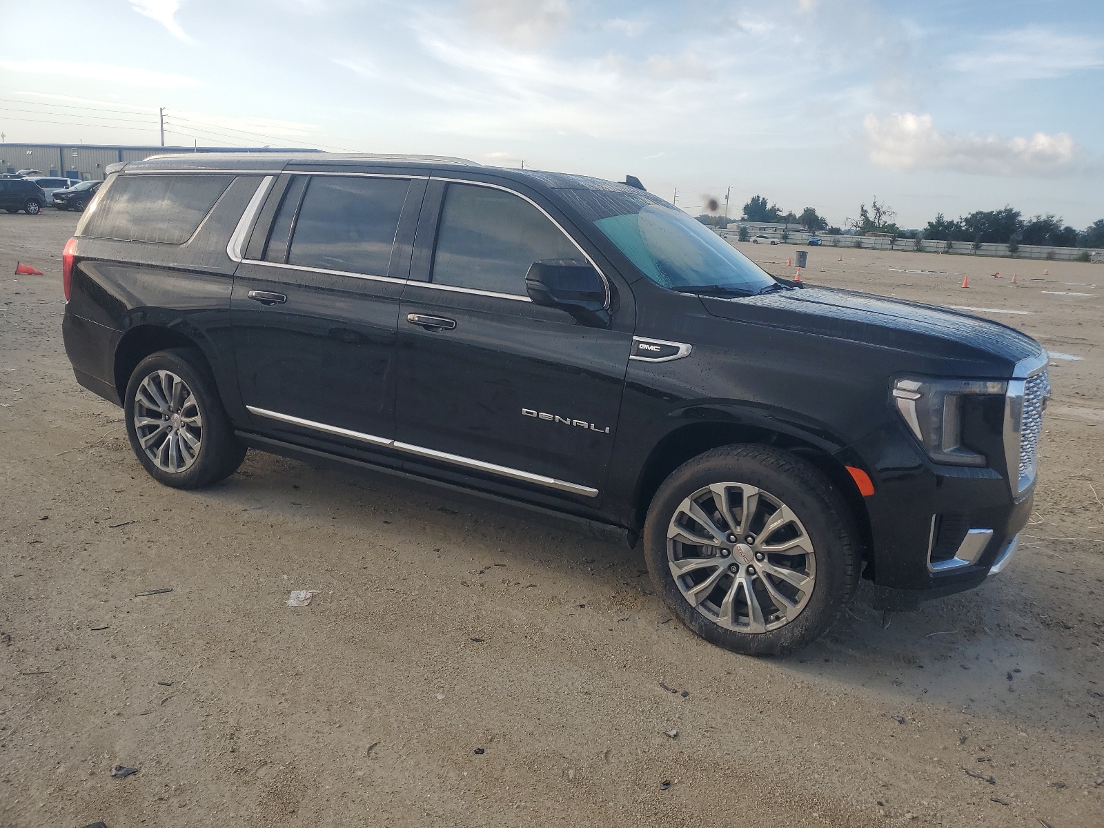 1GKS1JKL7NR123384 2022 GMC Yukon Xl Denali