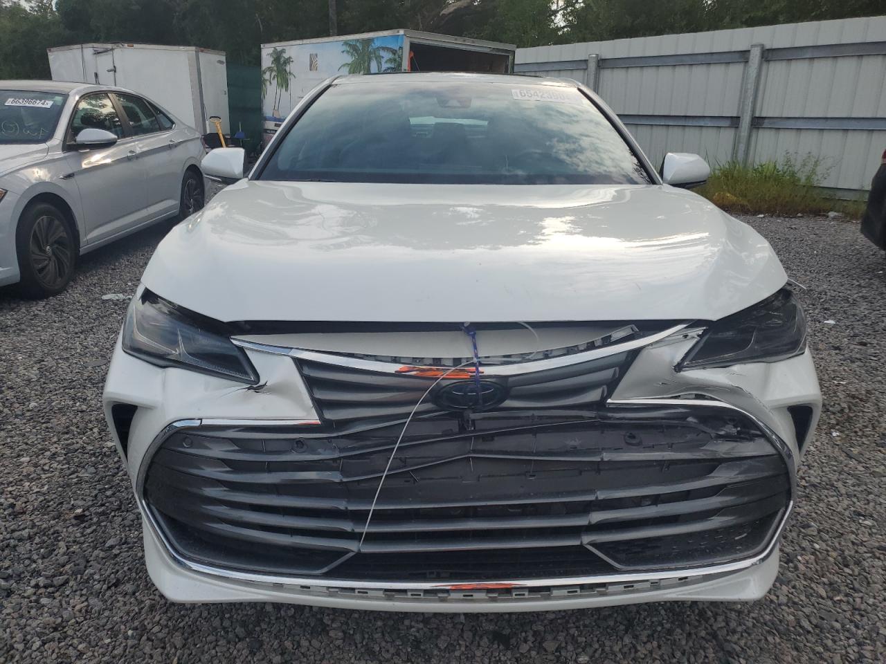 2021 Toyota Avalon - Image 5
