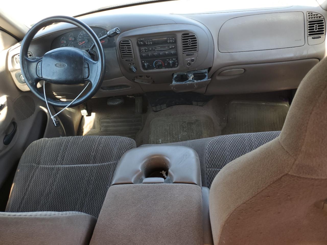 1FTDX1860VKA17811 1997 Ford F150 1FTDX1860VKA17811 1997 Ford F150