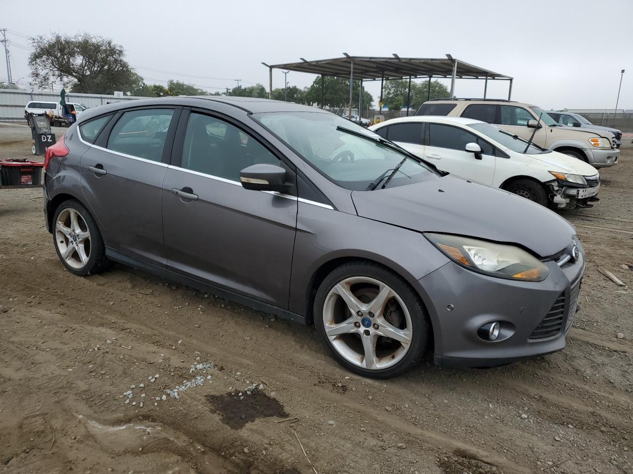 VIN 1FADP3N26DL184704 2013 FORD FOCUS no.4