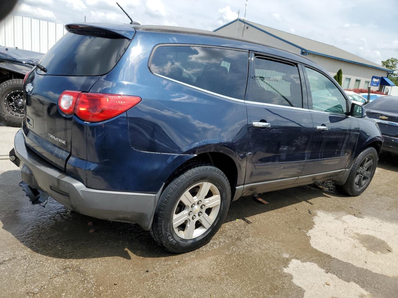 2011 Chevrolet Traverse - Image 3