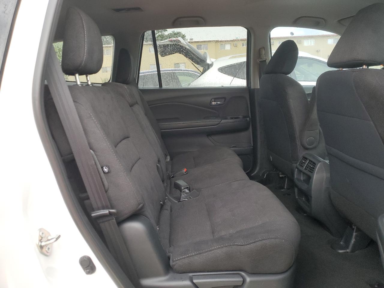 2020 Honda Pilot Lx VIN: 5FNYF5H15LB028300 Lot: 66888764