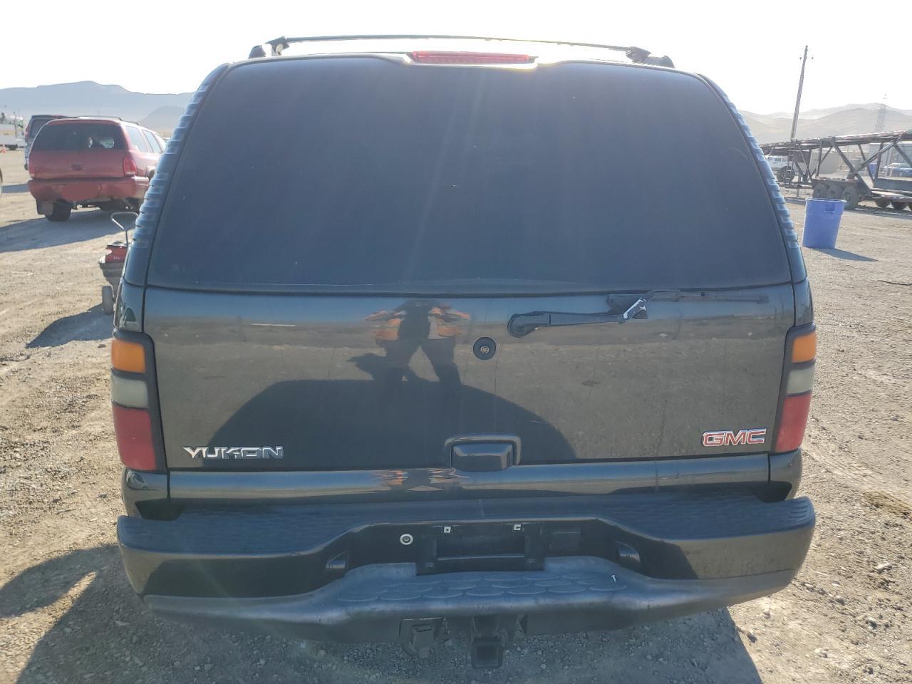 2004 GMC Yukon - Image 6