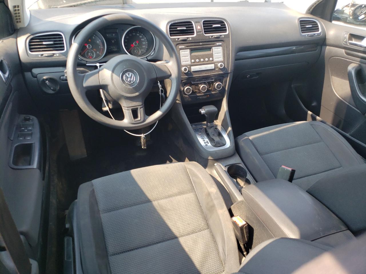 2010 Volkswagen Jetta - Image 8