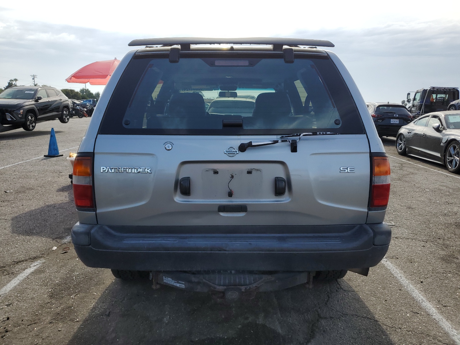 JN8AR05Y6XW316670 1999 Nissan Pathfinder Le