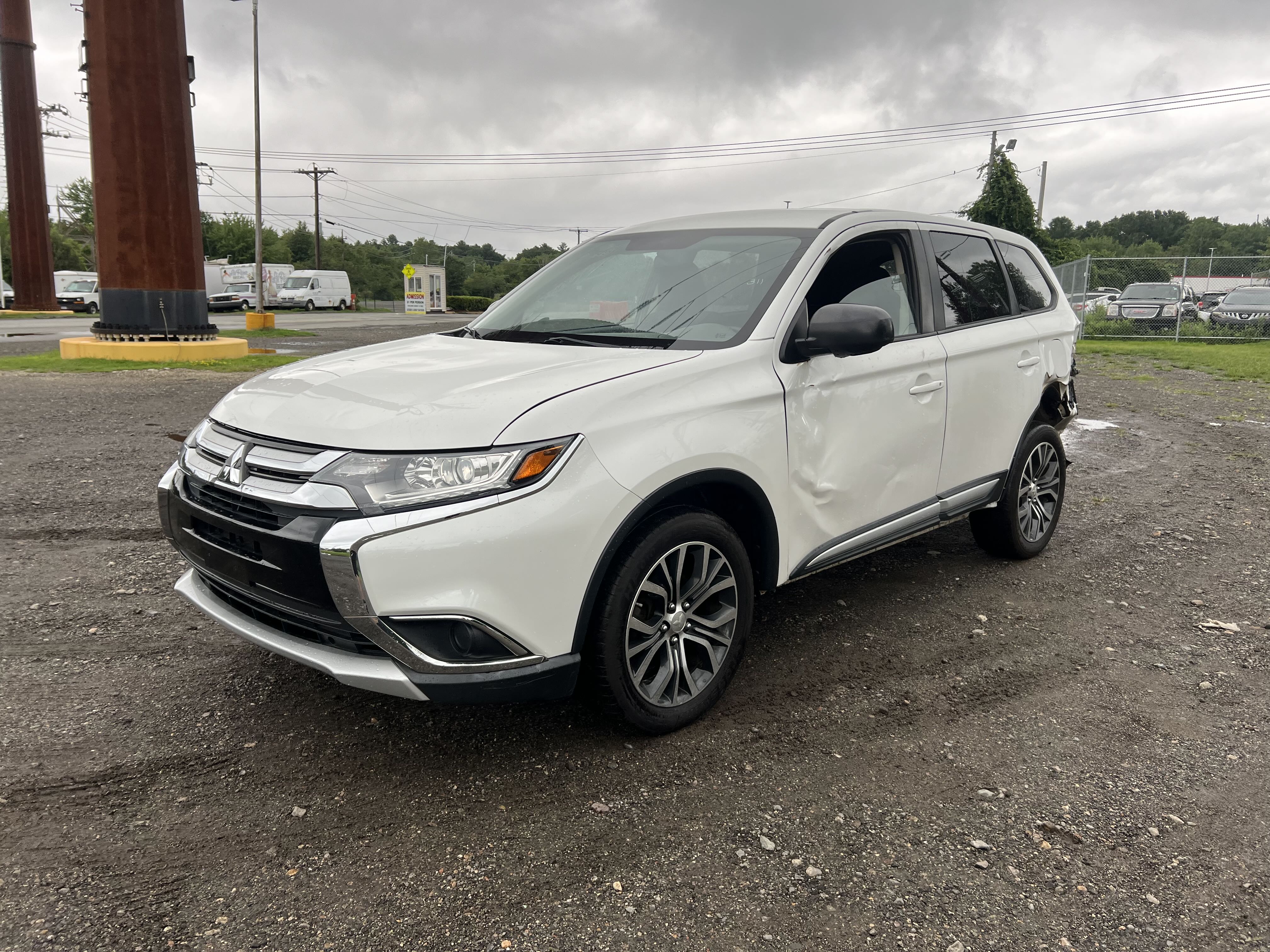 2017 Mitsubishi Outlander Es vin: JA4AZ2A30HZ035766