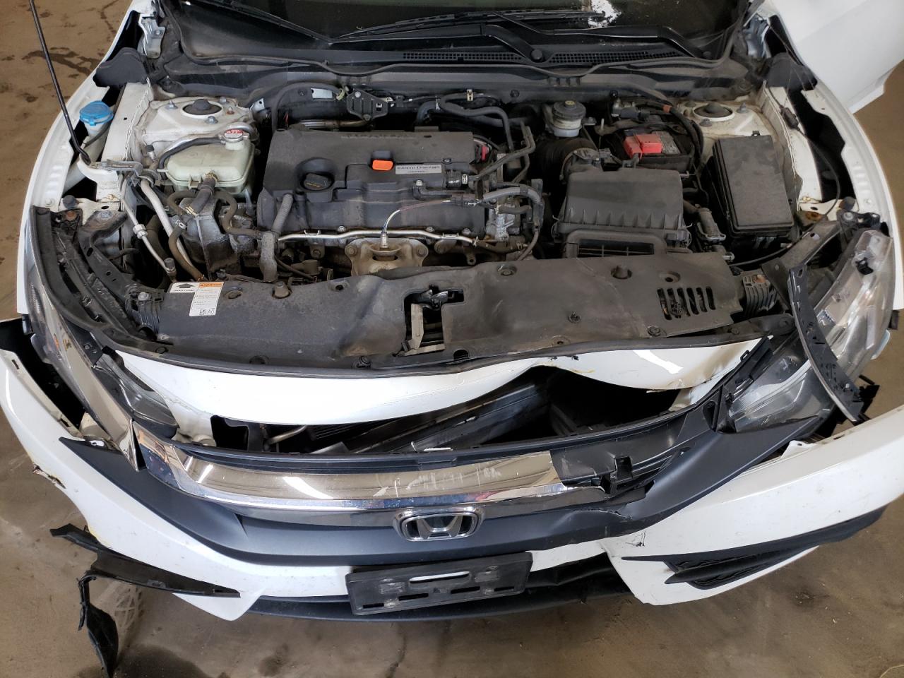 19XFC2F5XJE021074 2018 Honda Civic Lx