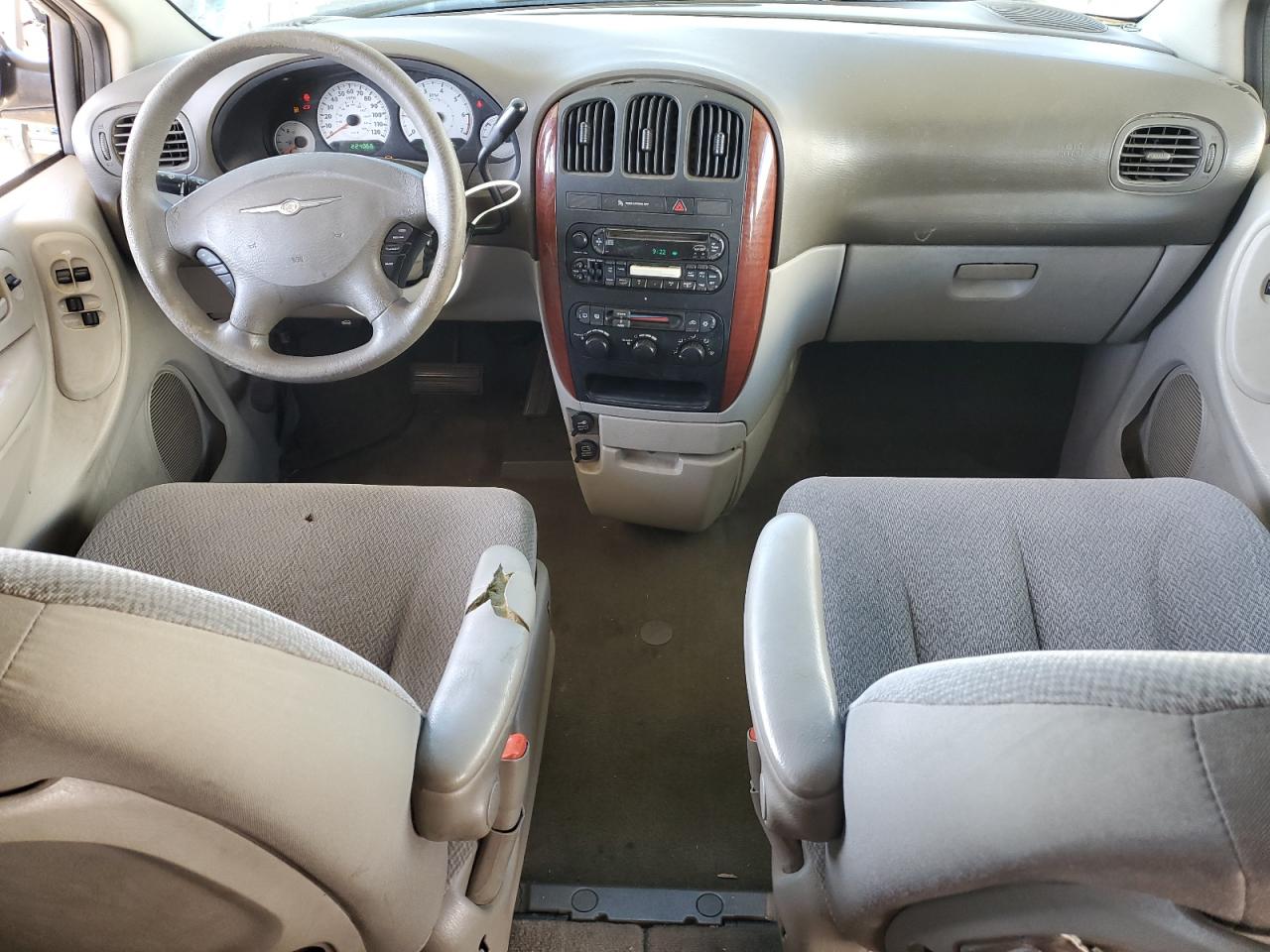 2005 Chrysler Town & Country Lx VIN: 2C4GP44RX5R493547 Lot: 67827314