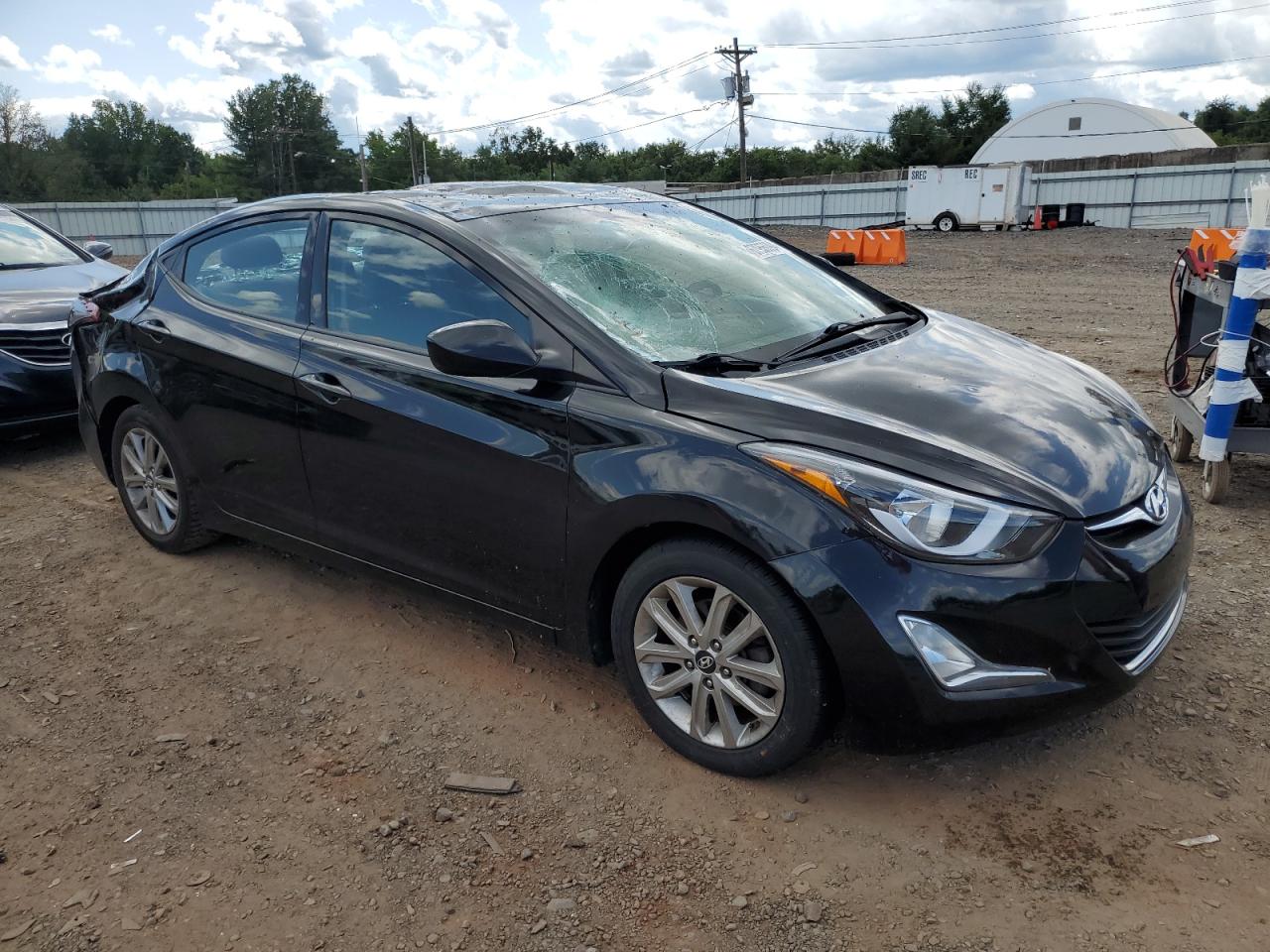 VIN KMHDH4AE3FU264631 2015 HYUNDAI ELANTRA no.4