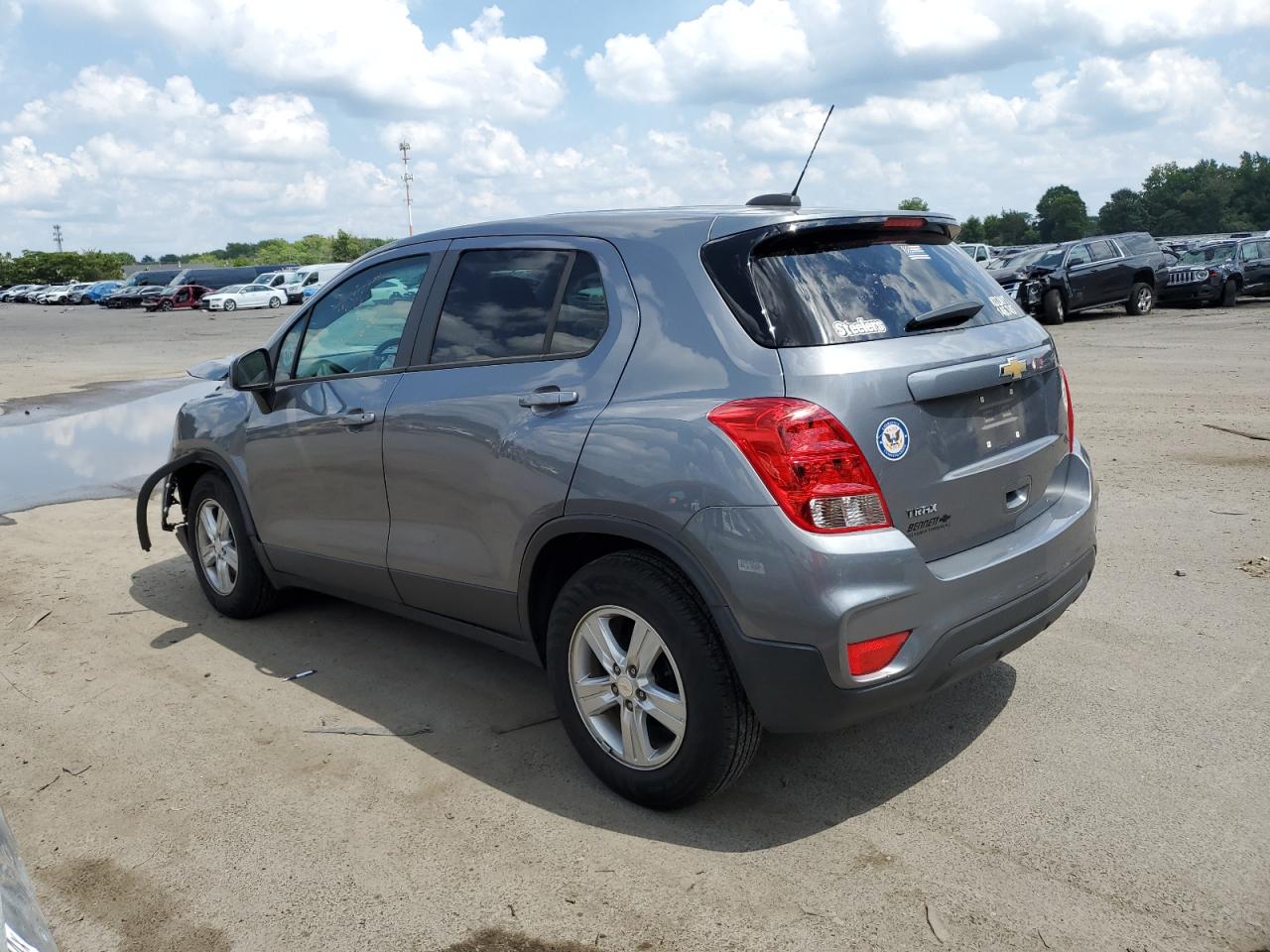 3GNCJKSB9LL297448 Chevrolet Trax LS 2