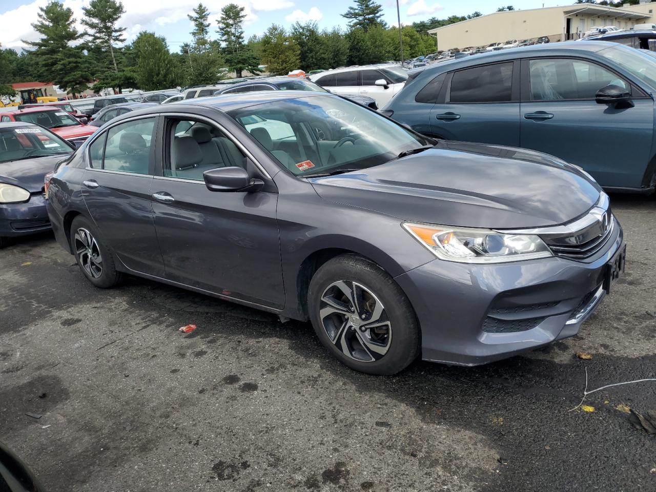 VIN 1HGCR2F32HA006020 2017 HONDA ACCORD no.4