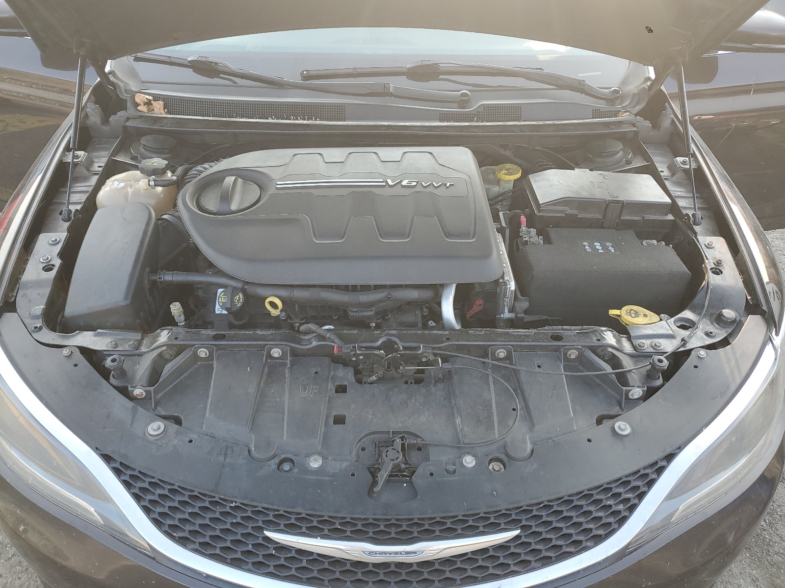 1C3CCCEG6FN664900 2015 Chrysler 200 C