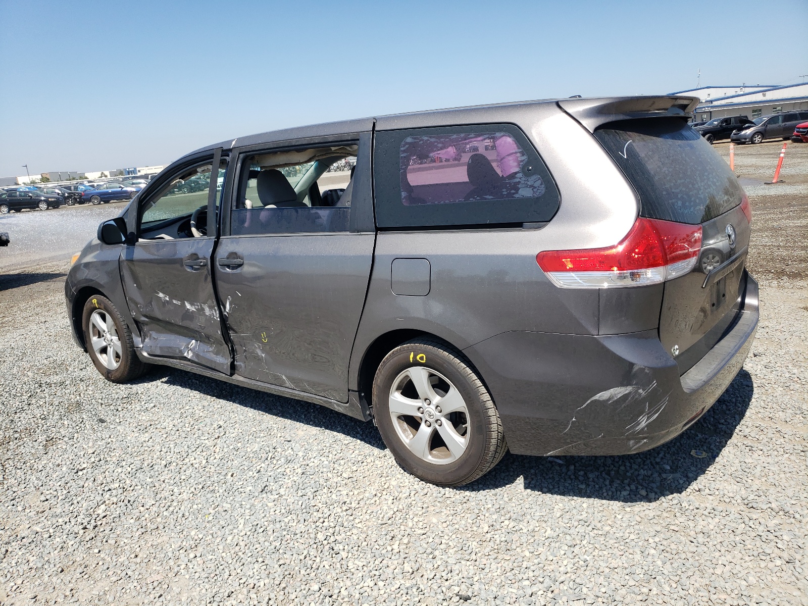 5TDZK3DC6BS057651 2011 Toyota Sienna