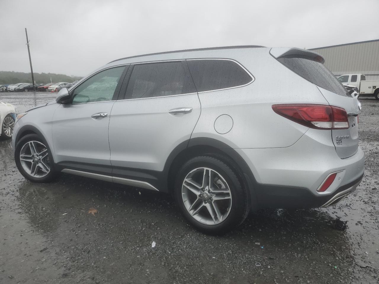 KM8SR4HF3HU256180 2017 HYUNDAI SANTA FE - Image 2