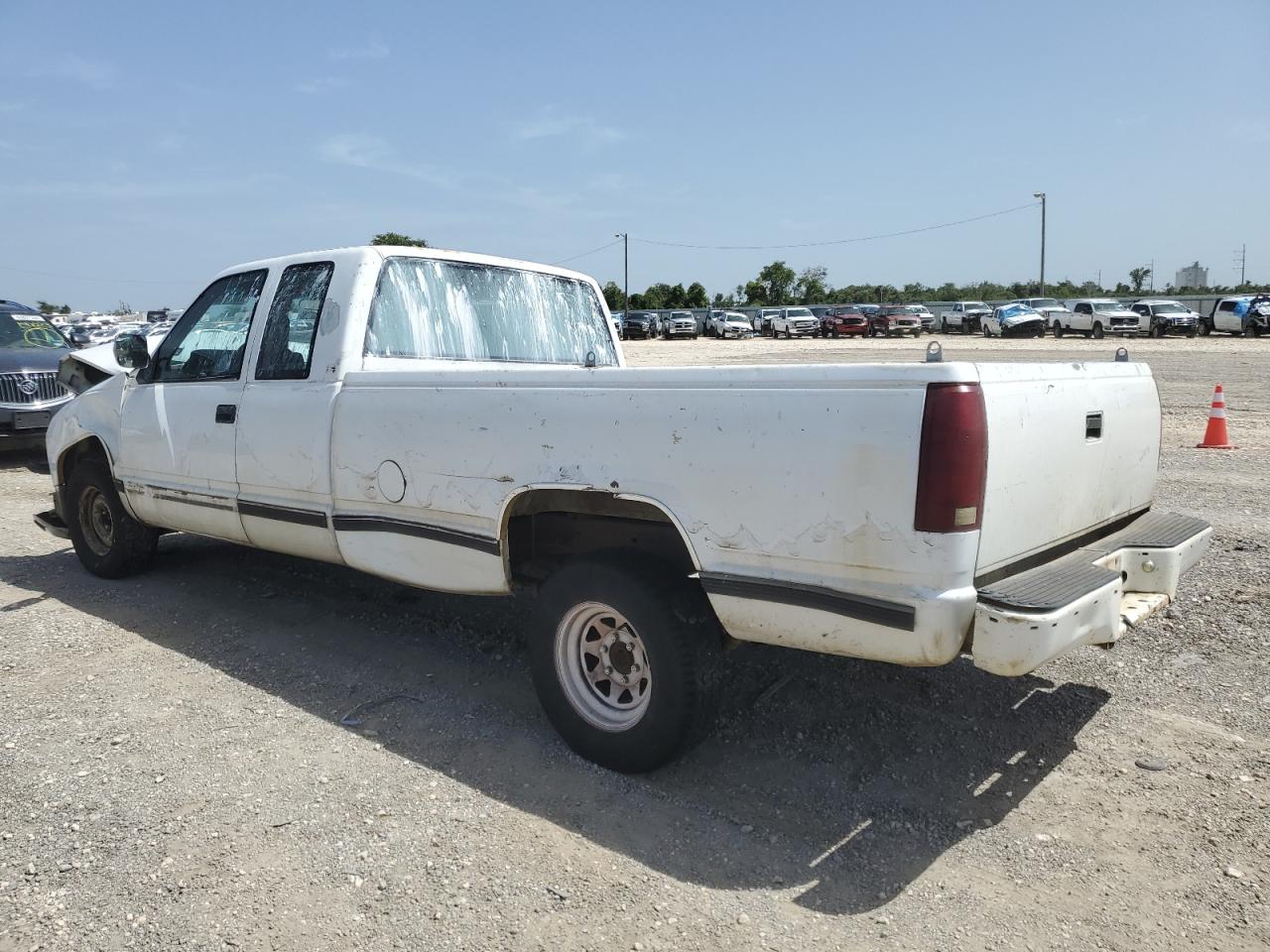 1988 Chevrolet GMT-400 - Image 2
