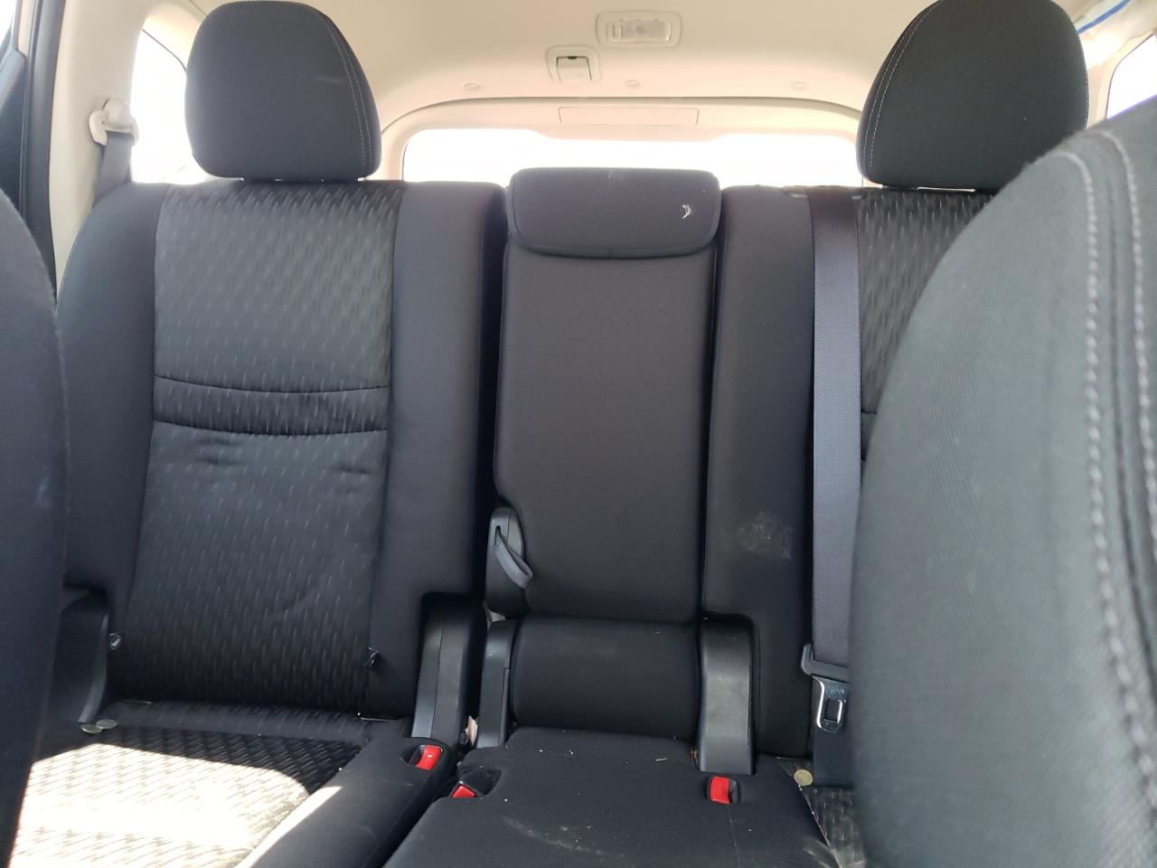 2019 Nissan Rogue - Image 10