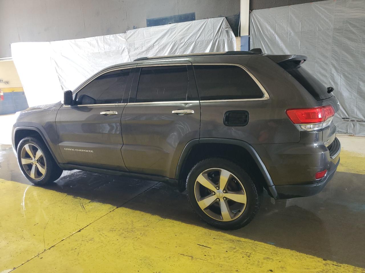2015 Jeep Grand Cherokee - Image 2