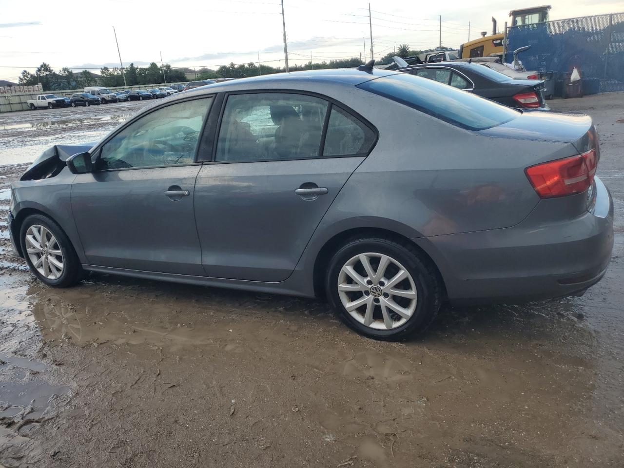 2015 Volkswagen Jetta - Image 2