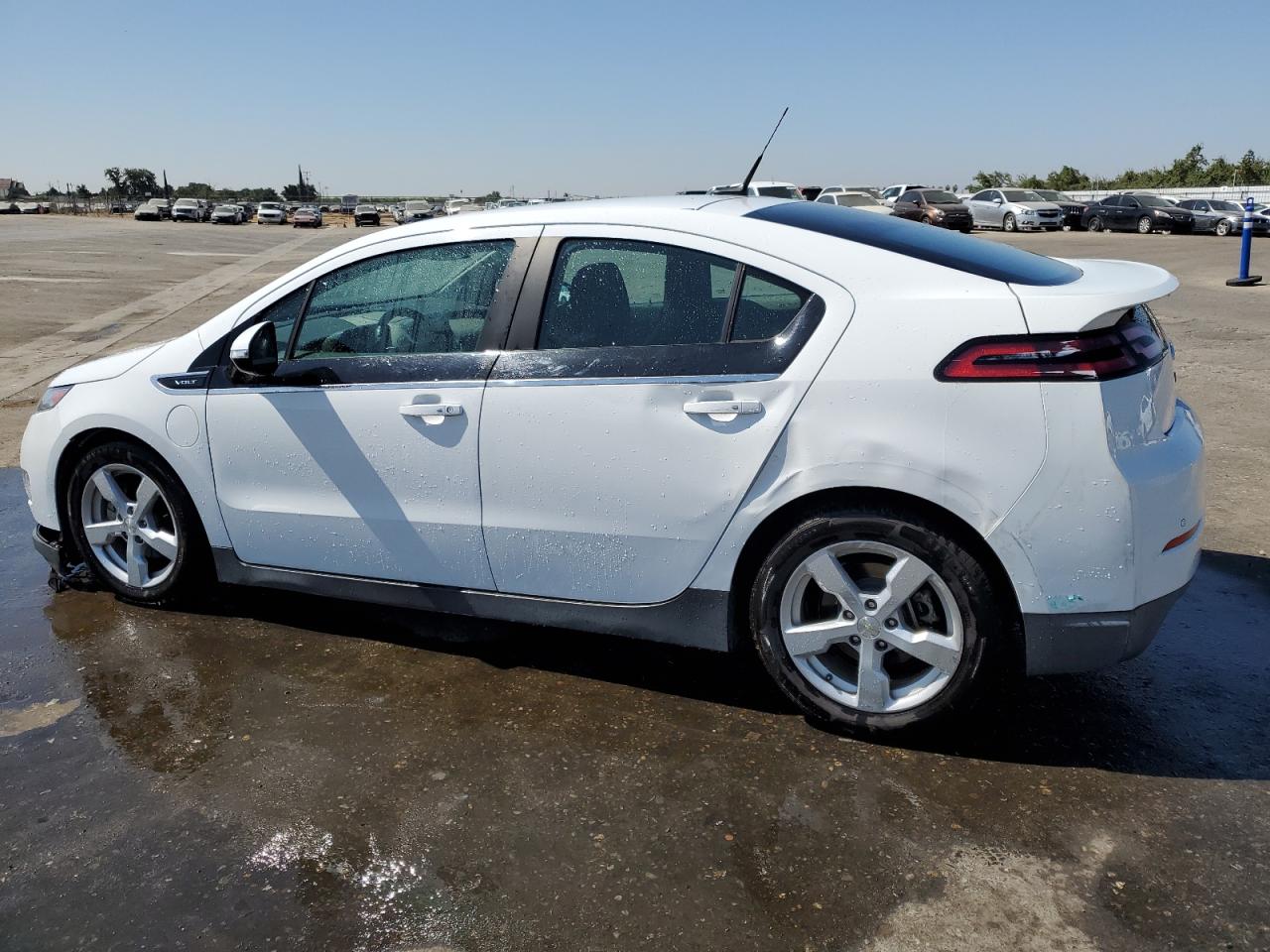 2014 Chevrolet Volt - Image 2