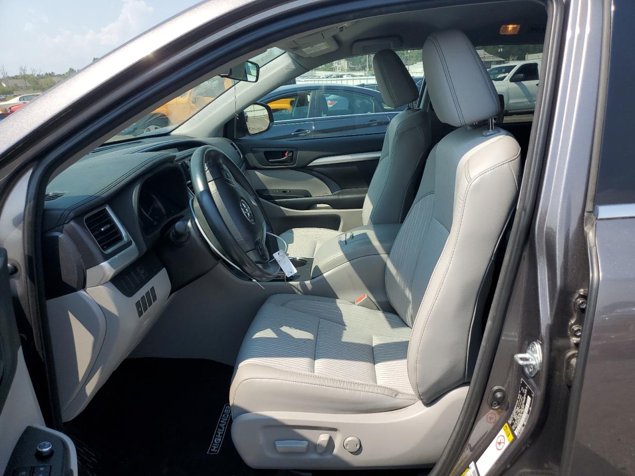 2016 Toyota Highlander Le VIN: 5TDBKRFH4GS253799 Lot: 65052584