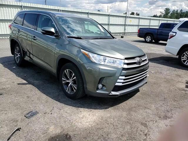 2018 Toyota Highlander Le VIN: 5TDBZRFH9JS821760 Lot: 66899184