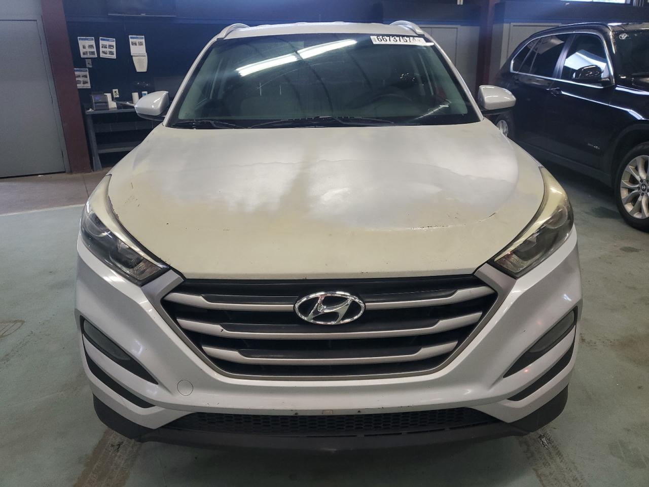 KM8J33A45HU279864 2017 Hyundai Tucson Limited