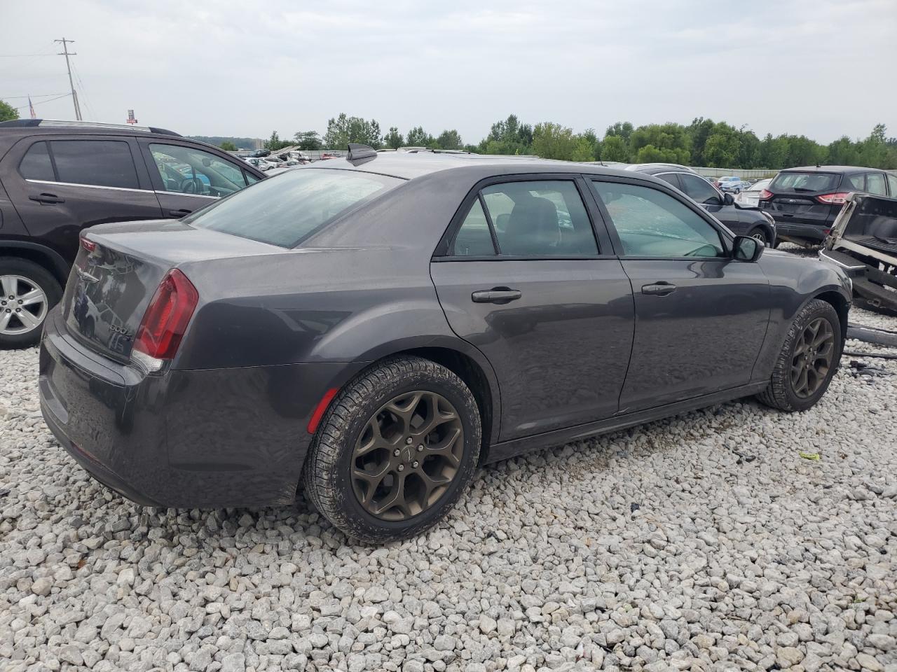 2016 Chrysler 300 - Image 3