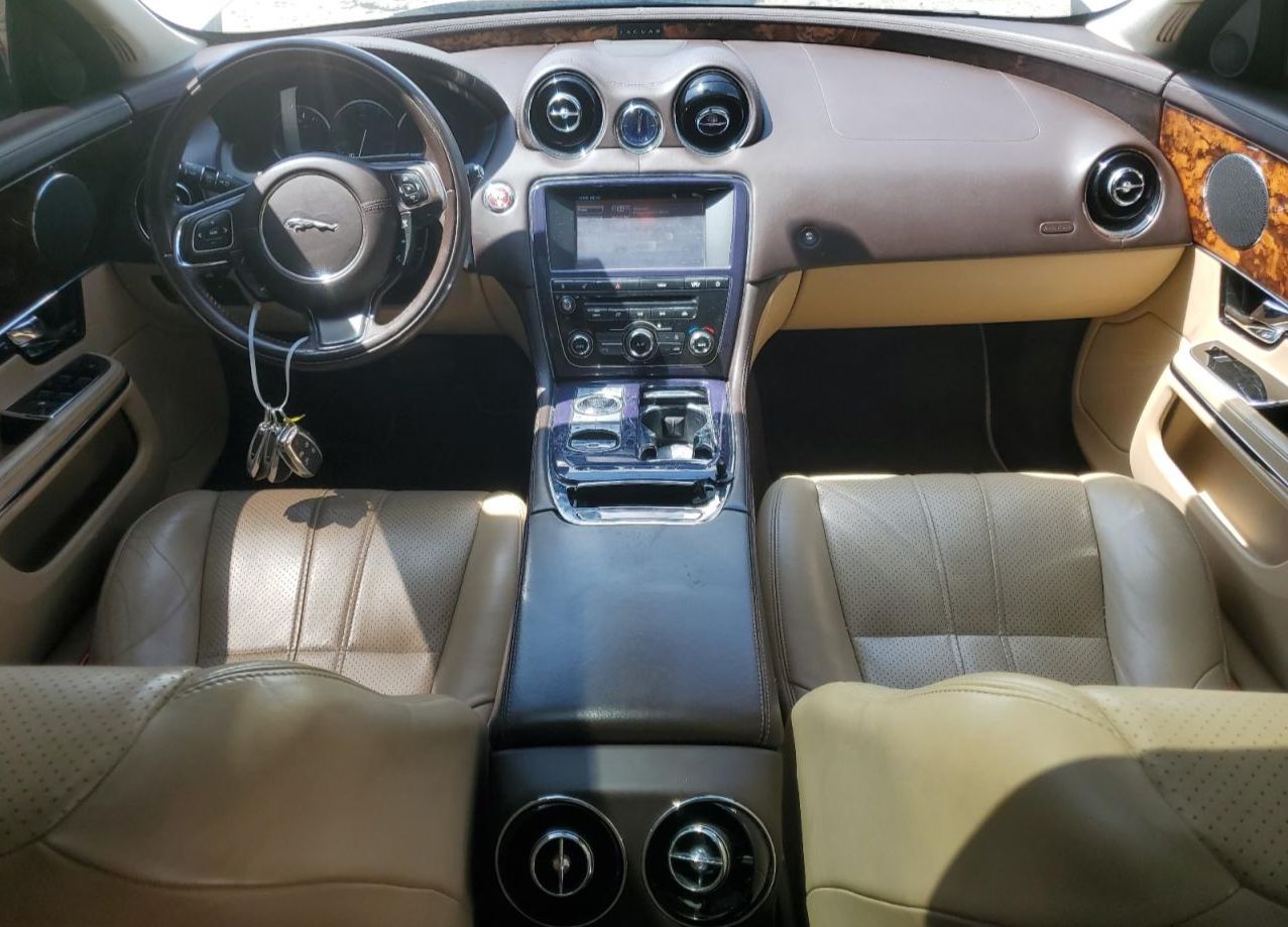 SAJWA1CB1BLV07910 2011 Jaguar Xj