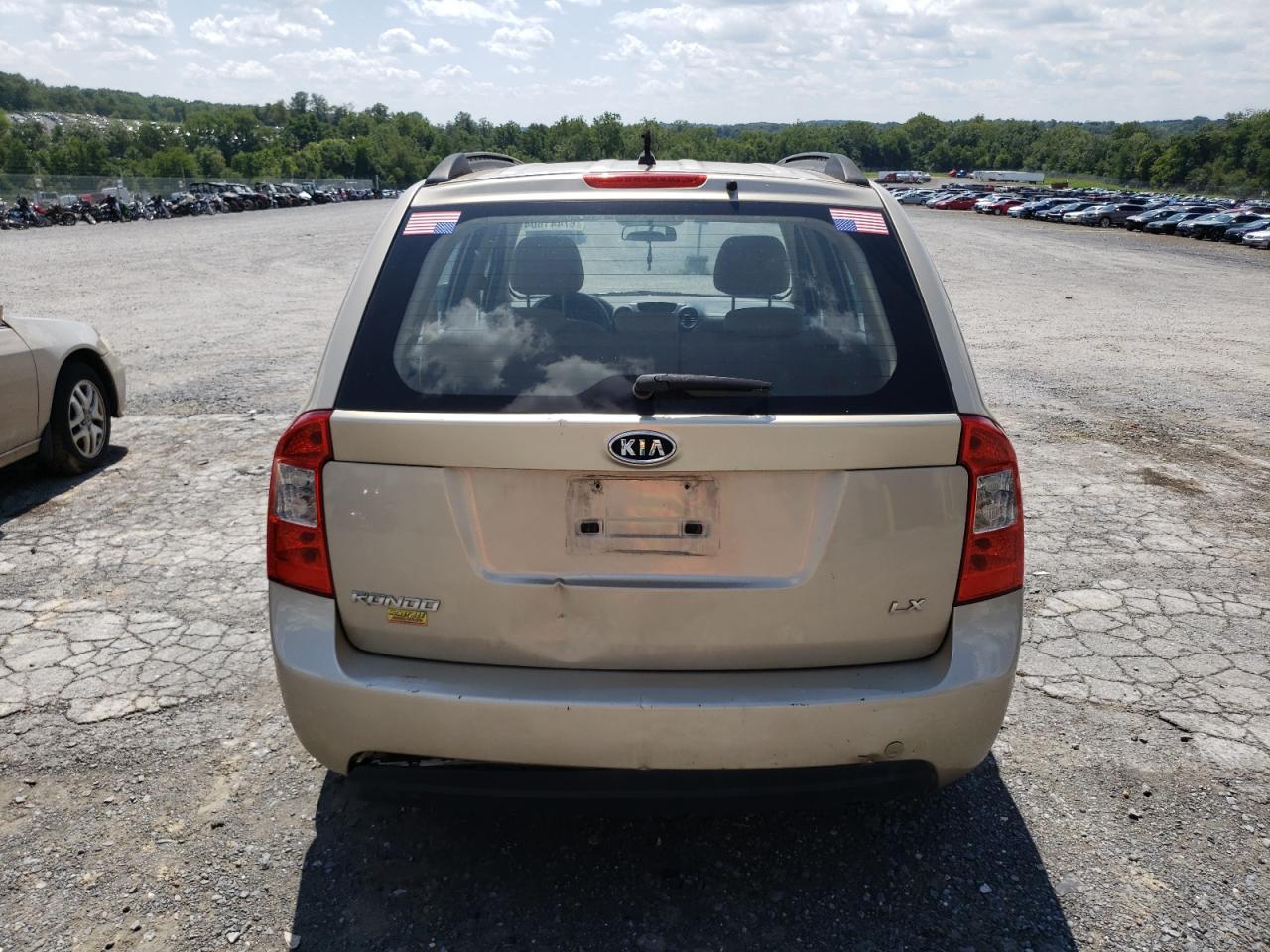 2008 Kia Rondo Base VIN: KNAFG525787152787 Lot: 67441804