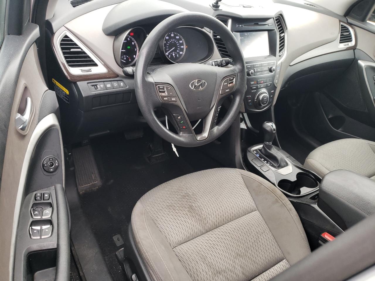 KM8SM4HF4HU252511 2017 Hyundai Santa Fe Se