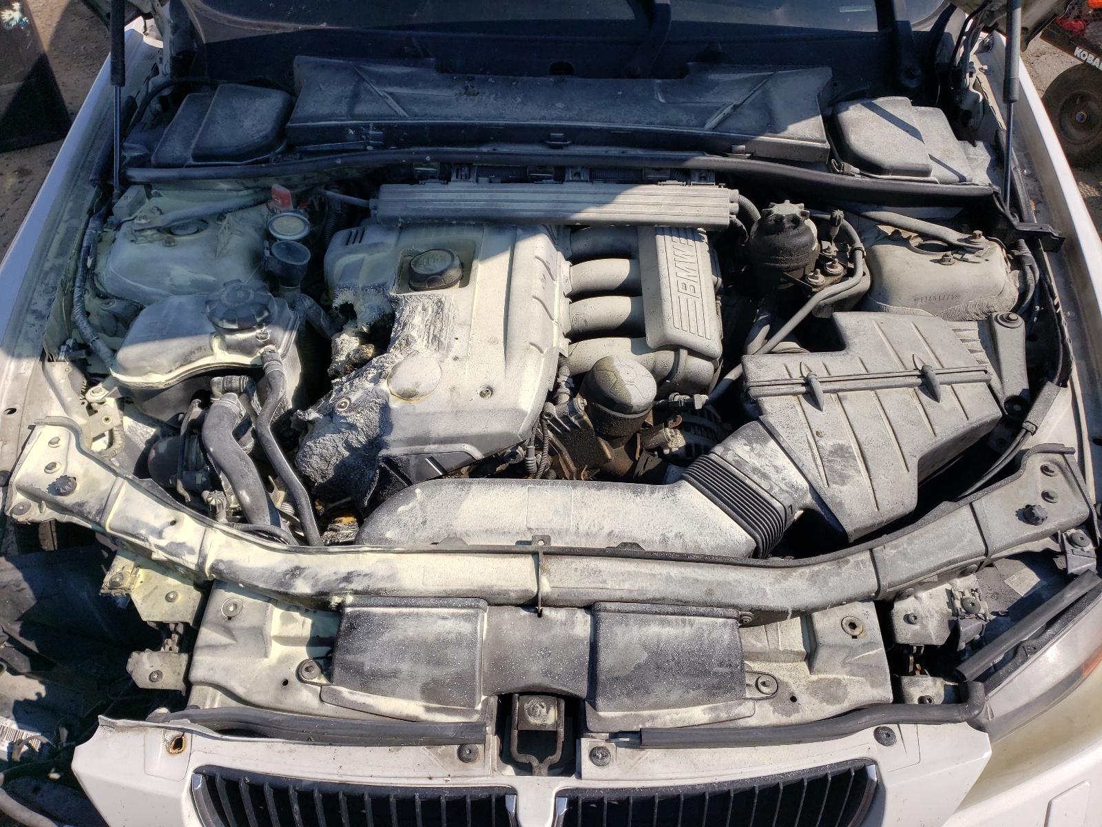 WBAVC73528KX91805 2008 BMW 328 Xi Sulev