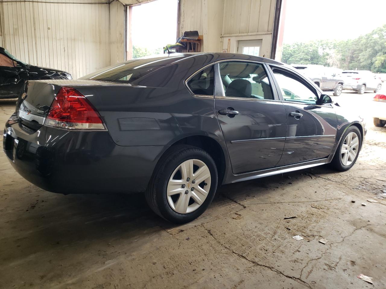 2011 Chevrolet Impala - Image 3