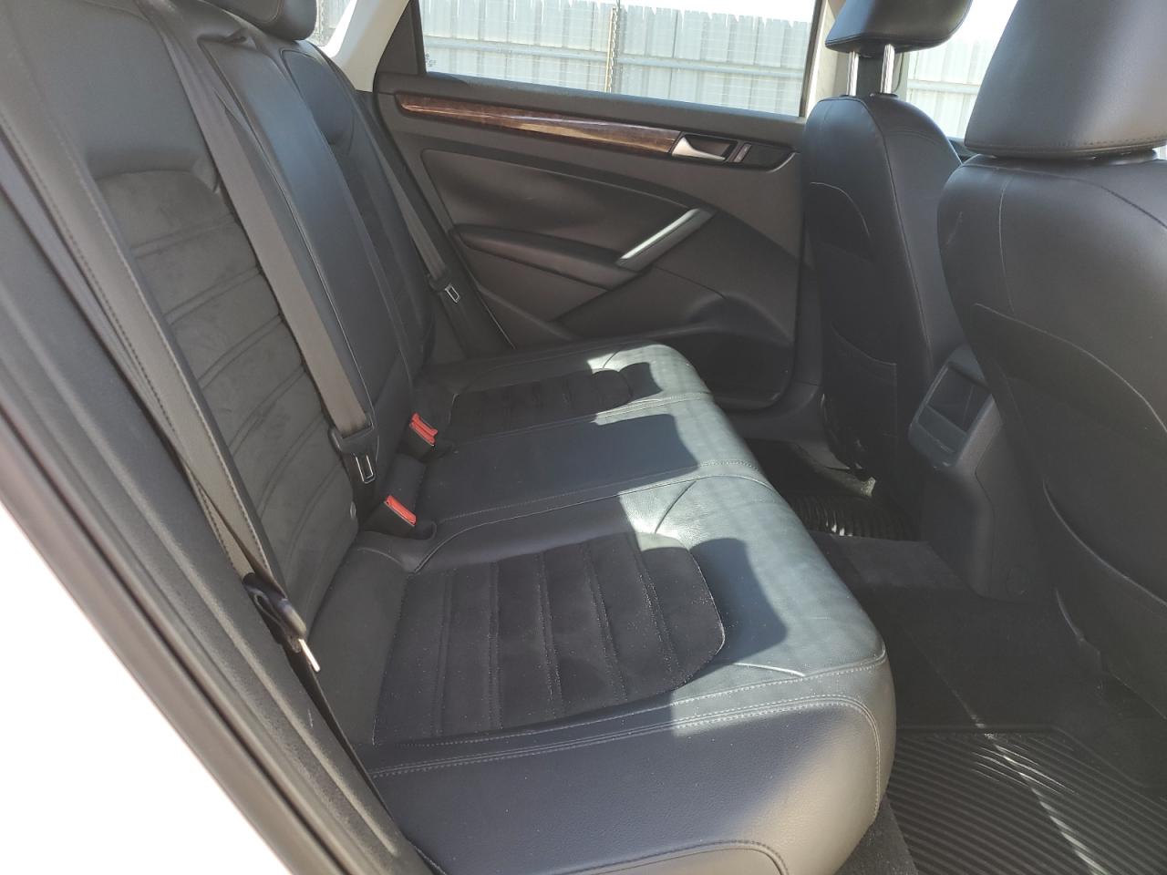 2012 Volkswagen Passat Sel VIN: 1VWCM7A39CC079364 Lot: 67977934