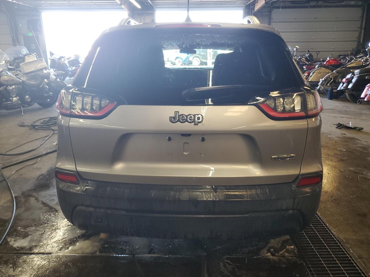 1C4PJLCB5KD160316 2019 Jeep Cherokee Latitude