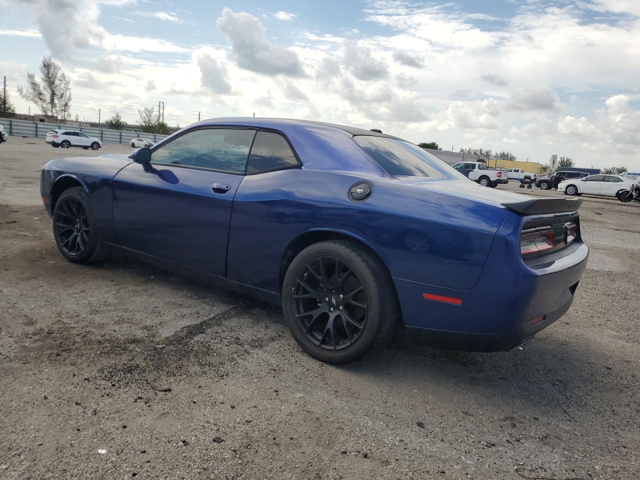 2C3CDZAG7JH217080 2018 DODGE CHALLENGER - Image 2