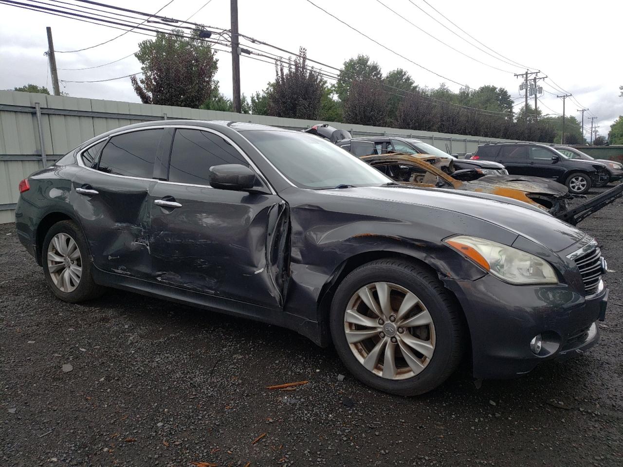 2011 Infiniti M56 X VIN: JN1AY1AR4BM570355 Lot: 63907544