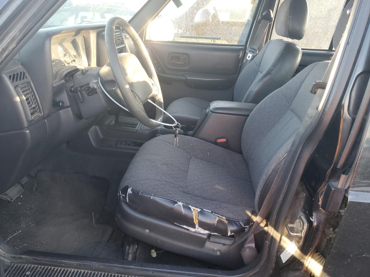 2000 Jeep Cherokee Classic VIN: 1J4FT58S1YL270766 Lot: 66413074