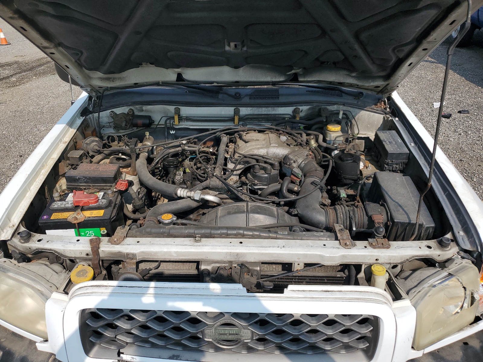 JN8AR07Y7YW404562 2000 Nissan Pathfinder Le